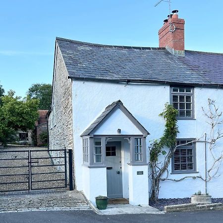 Cosy Two Bedrooom Cottage Set In A Dorset Village Sturminster Newton Exterior foto